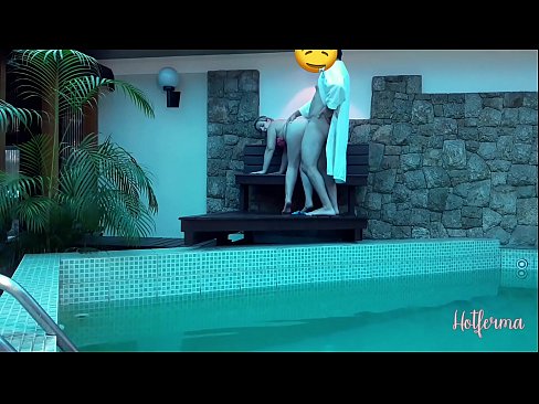 ❤️ Bòs envite sèvant nan pisin lan, men li pa t 'kapab reziste yon cho ❤️❌ Pornografi difisil nan pònografi ht.villagesexvideos.ru