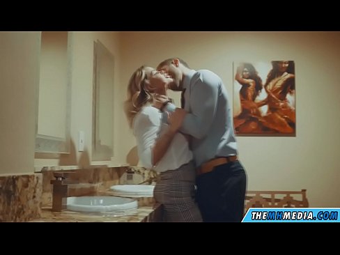 ❤️ Lè yon blond bèl sedui ou nan yon twalèt piblik ❤️❌ Pornografi difisil nan pònografi ht.villagesexvideos.ru